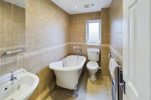 5 Foxwood Drive, Wrexham, LL14 4JA