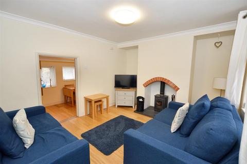 2 bedroom cottage for sale, The Loke, East Beckham