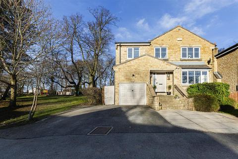 4 bedroom detached house for sale, Wyvern Avenue, Huddersfield HD3