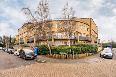 2 bedroom flat for sale, Wooldridge Close, Feltham, TW14