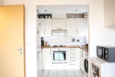 2 bedroom flat for sale, Wooldridge Close, Feltham, TW14