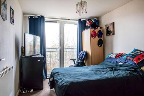 2 bedroom flat for sale, Wooldridge Close, Feltham, TW14