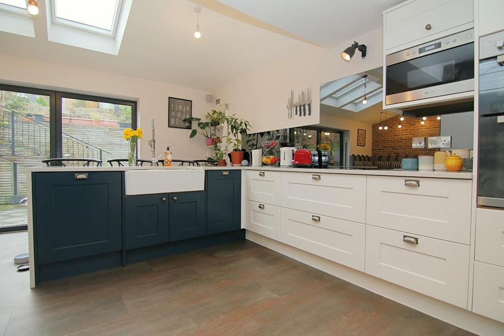 Dining kitchen