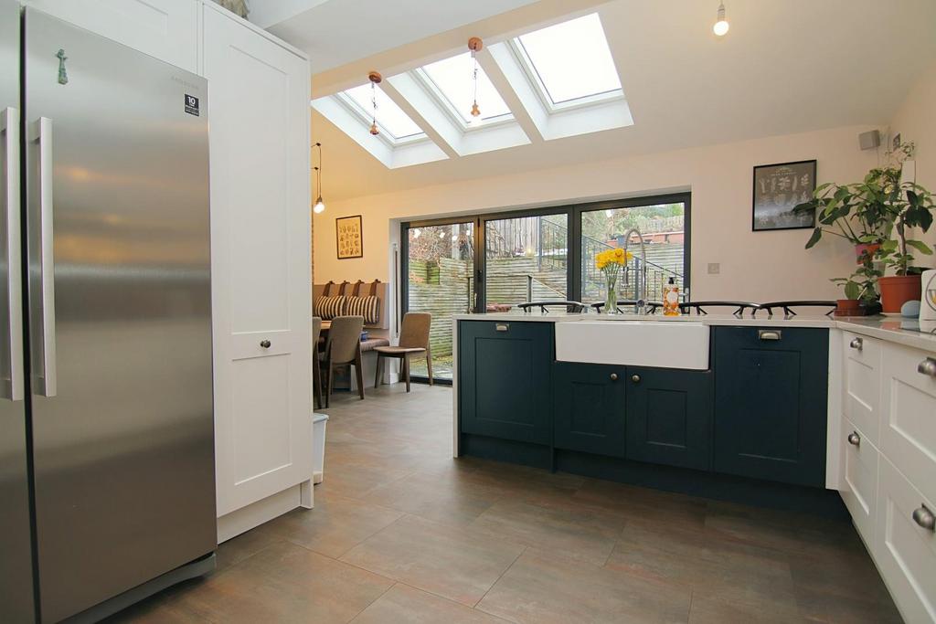 Dining kitchen