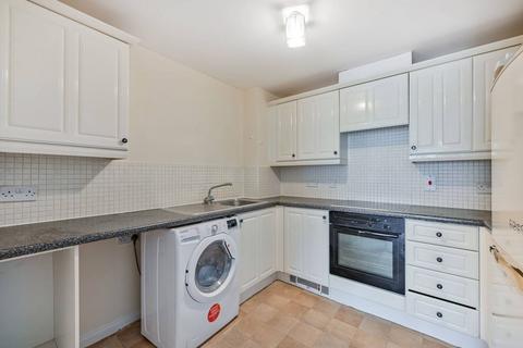 2 bedroom flat for sale, Newcombe Gardens, Hounslow, TW4