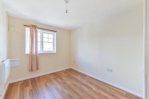 2 bedroom flat for sale, Newcombe Gardens, Hounslow, TW4