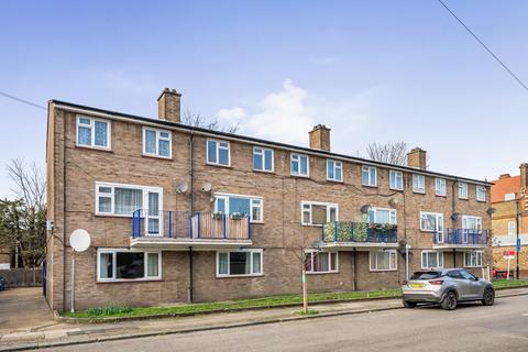 97 Nelgarde Road, London, SE6 4TB