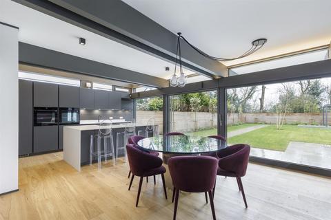 10 Manor Place, Chislehurst, BR7 5QH