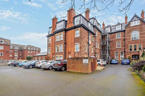 1 bedroom flat for sale, Metropole Court, Minehead, TA24 5