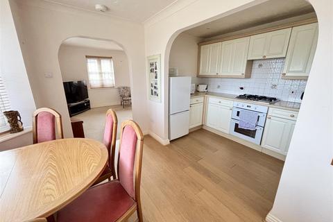 2 bedroom apartment for sale, Benjamin Road, Poole BH15