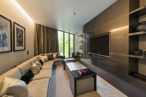 4 bedroom apartment to rent, One Hyde Park SW1