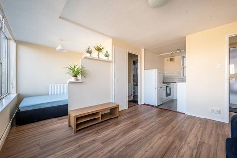 Studio to rent, Kennington Park Road, SE11, Kennington, London, SE11