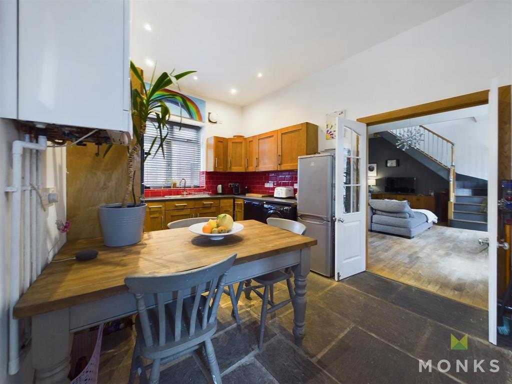 Kitchen/ Dining Room