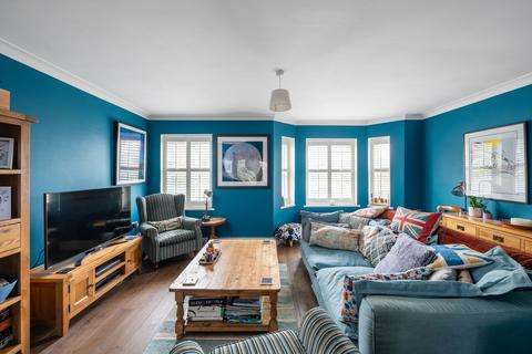 17a Cavendish Road, Redhill, RH1 4AL