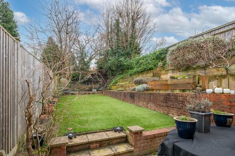 17a Cavendish Road, Redhill, RH1 4AL