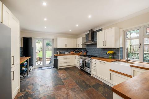 17a Cavendish Road, Redhill, RH1 4AL