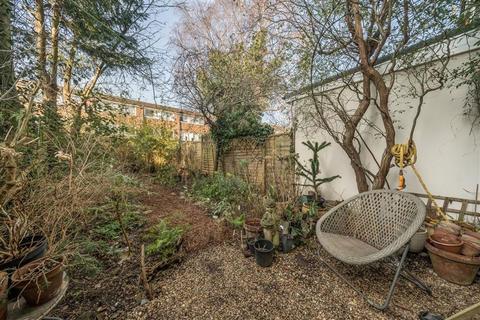 3 bedroom terraced house for sale, Leyland Road, London SE12