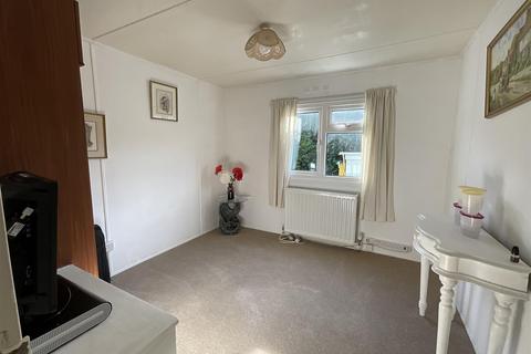 2 bedroom park home for sale, East Hill Road, Knatts Valley, Sevenoaks, Kent