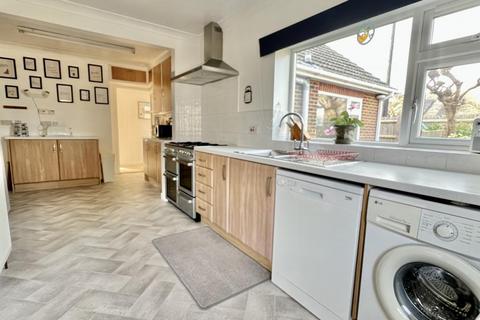 4 bedroom chalet for sale, Ringwood, BH24 1SJ