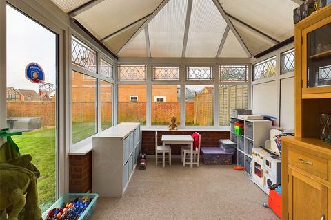 6 Broad Leys Road, Barnwood, Gloucester, GL4 3YW