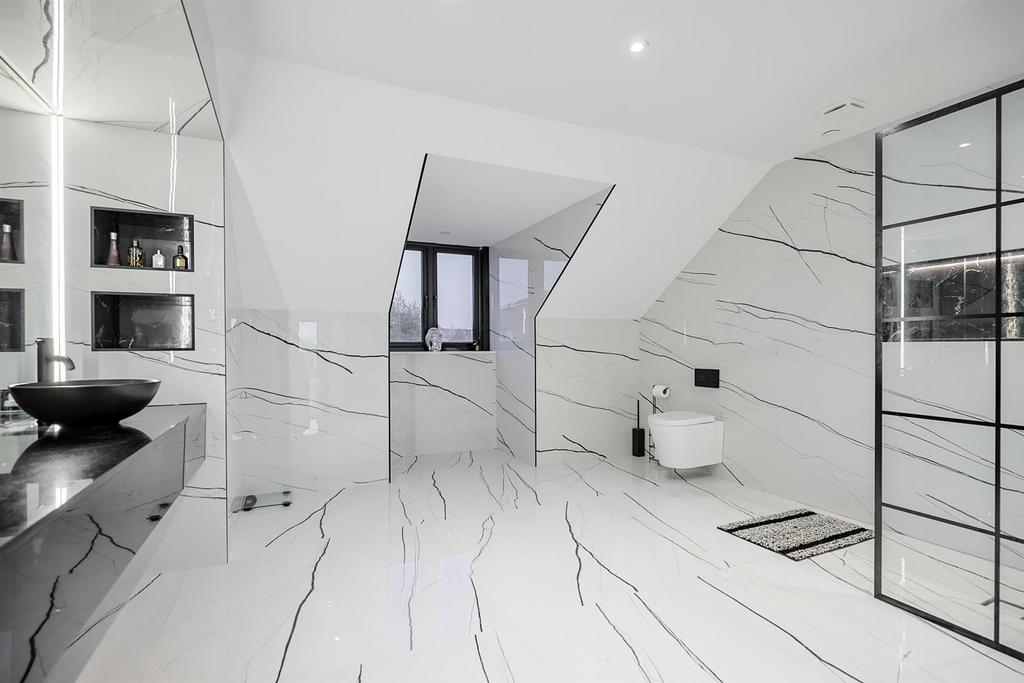 A page   9 3 1 Hollybush Close - Web-40.jpg