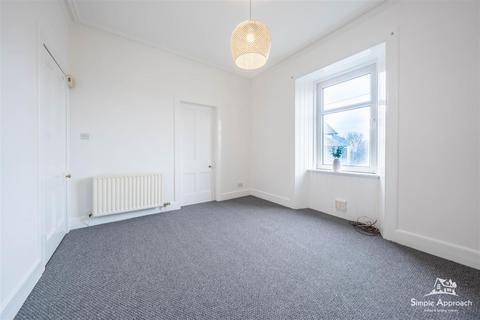 2 bedroom flat for sale, Meadow Place, Crieff