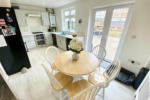 26 Bartlett Way, Poole, BH12 4FD