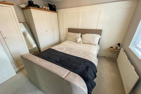 26 Bartlett Way, Poole, BH12 4FD