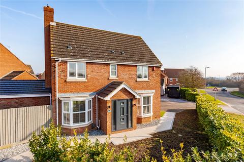 4 bedroom detached house for sale, Tresco Way, Wickford, Essex, SS12