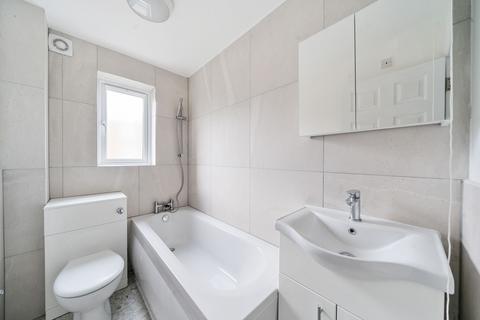 1 bedroom flat for sale, John Silkin Lane, London, SE8