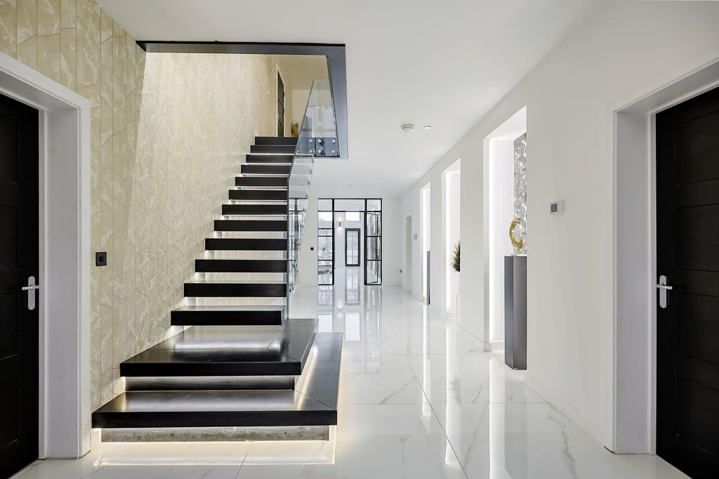 A page   3 1 1 Hollybush Close - Web-1.jpg