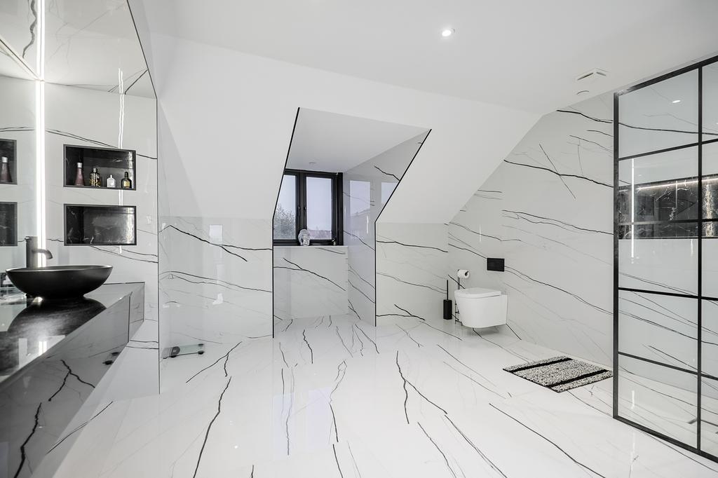 A page   9 3 1 Hollybush Close - Web-40.jpg