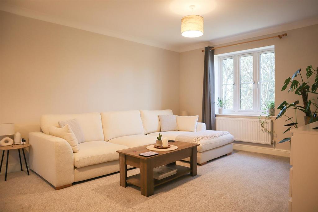Sitting Room Photo 2