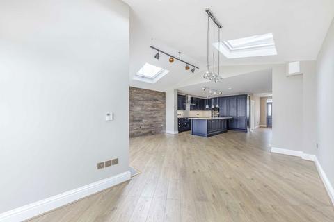 5 bedroom semi-detached house to rent, Westway, London SW20