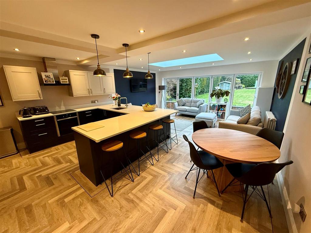SR67 Kitchen2.jpg