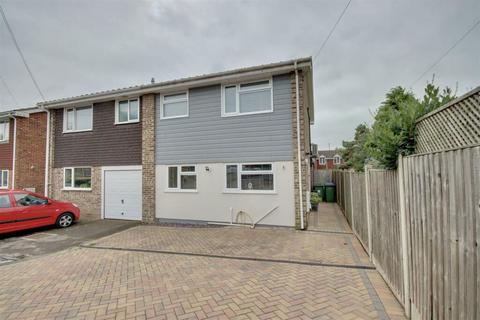 3 bedroom semi-detached house for sale, Severn Close, Portchester , Fareham, Hampshire, PO16 8QT