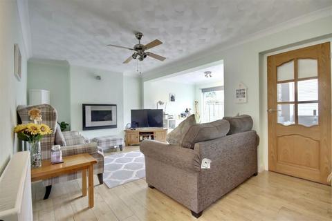 3 bedroom semi-detached house for sale, Severn Close, Portchester , Fareham, Hampshire, PO16 8QT