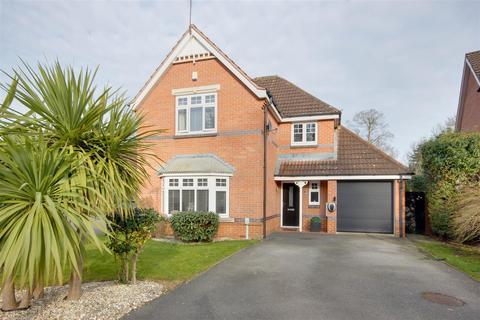 4 bedroom detached house for sale, St. Marys Close, Hessle