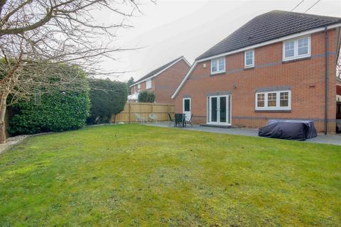 4 bedroom detached house for sale, St. Marys Close, Hessle