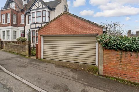 5 bedroom semi-detached house for sale, Goddington Road, Strood, Rochester, Kent