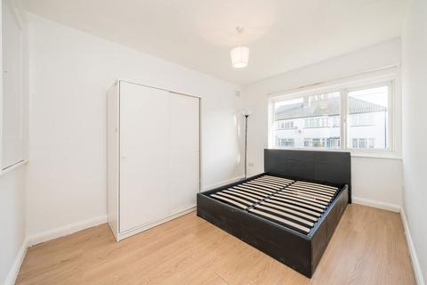 9 Hexham Gardens, Isleworth, TW7 5JR