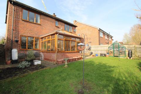 3 bedroom detached house for sale, MAYBUSH WALK, OLNEY