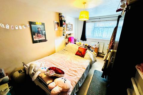 5 Oliver Close, Hemel Hempstead, HP3 9PX