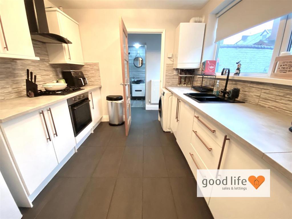 20250212 140528024 i OS85sydenhamterrace.jpg