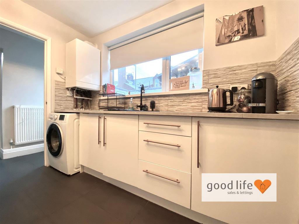 20250212 140543954 i OS85sydenhamterrace.jpg