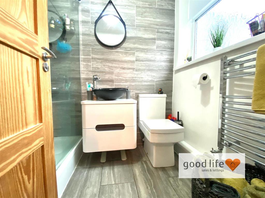 20250212 140601912 i OS85sydenhamterrace.jpg