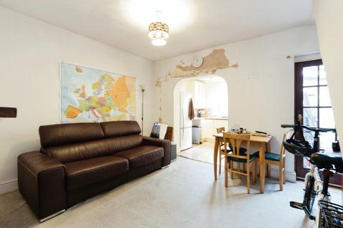 3 bedroom terraced house for sale, Armscroft Road, Gloucester GL2