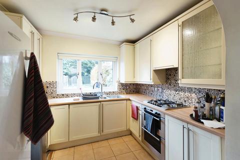 63 Armscroft Road, Gloucester, GL2 0SJ