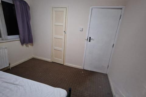 1 bedroom in a house share to rent, Bevan Avenue, Barking IG11