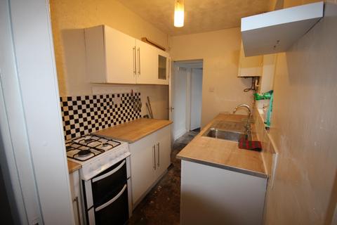 3 bedroom terraced house to rent, Heath Road, Burton upon Trent DE15